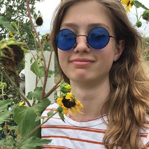 Meet your Posher, Evangeline